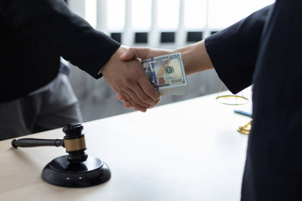 Highest Paid Lawyers in New York: Salaries of Top Earners in NYC 1 Showing image highest paid lawyers in New York